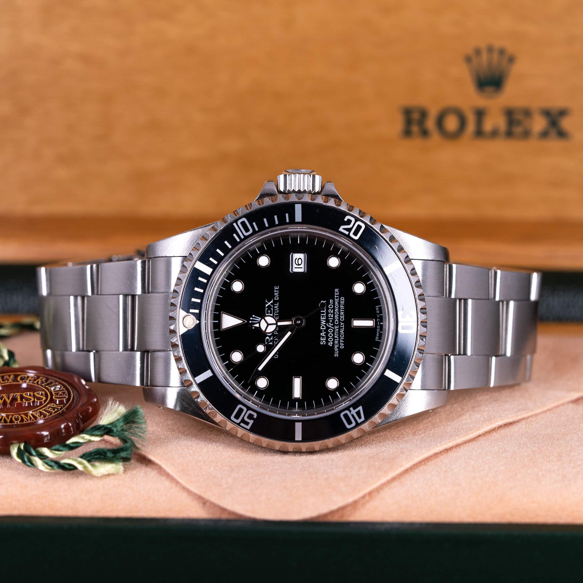 Rolex_Sea-Dweller_16600_1997-2.jpg