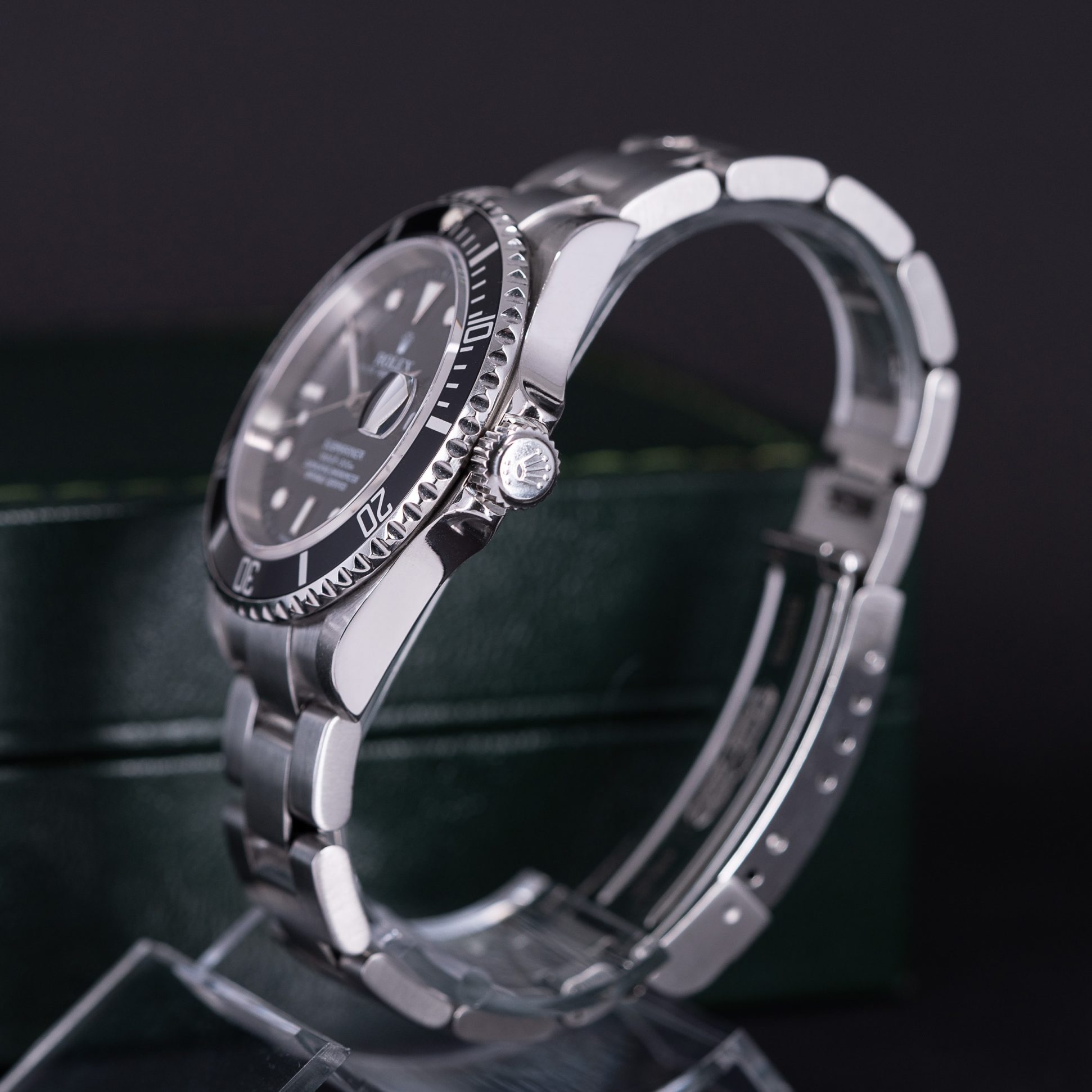 Rolex_Submariner_16610T_2004-7.jpg