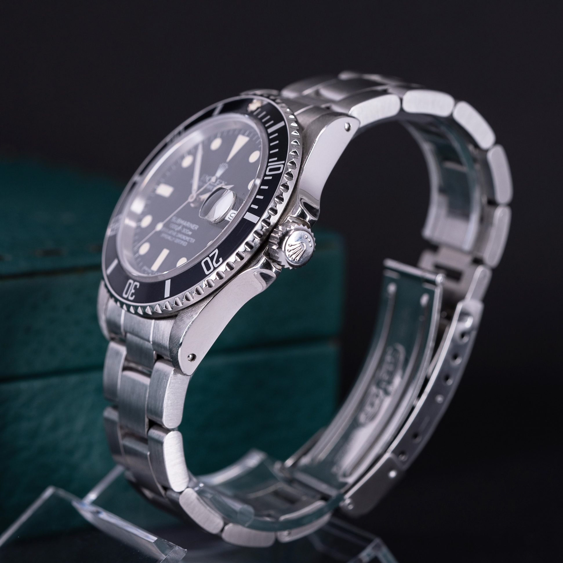 Rolex_Submariner_16800_1982-5-2.jpg