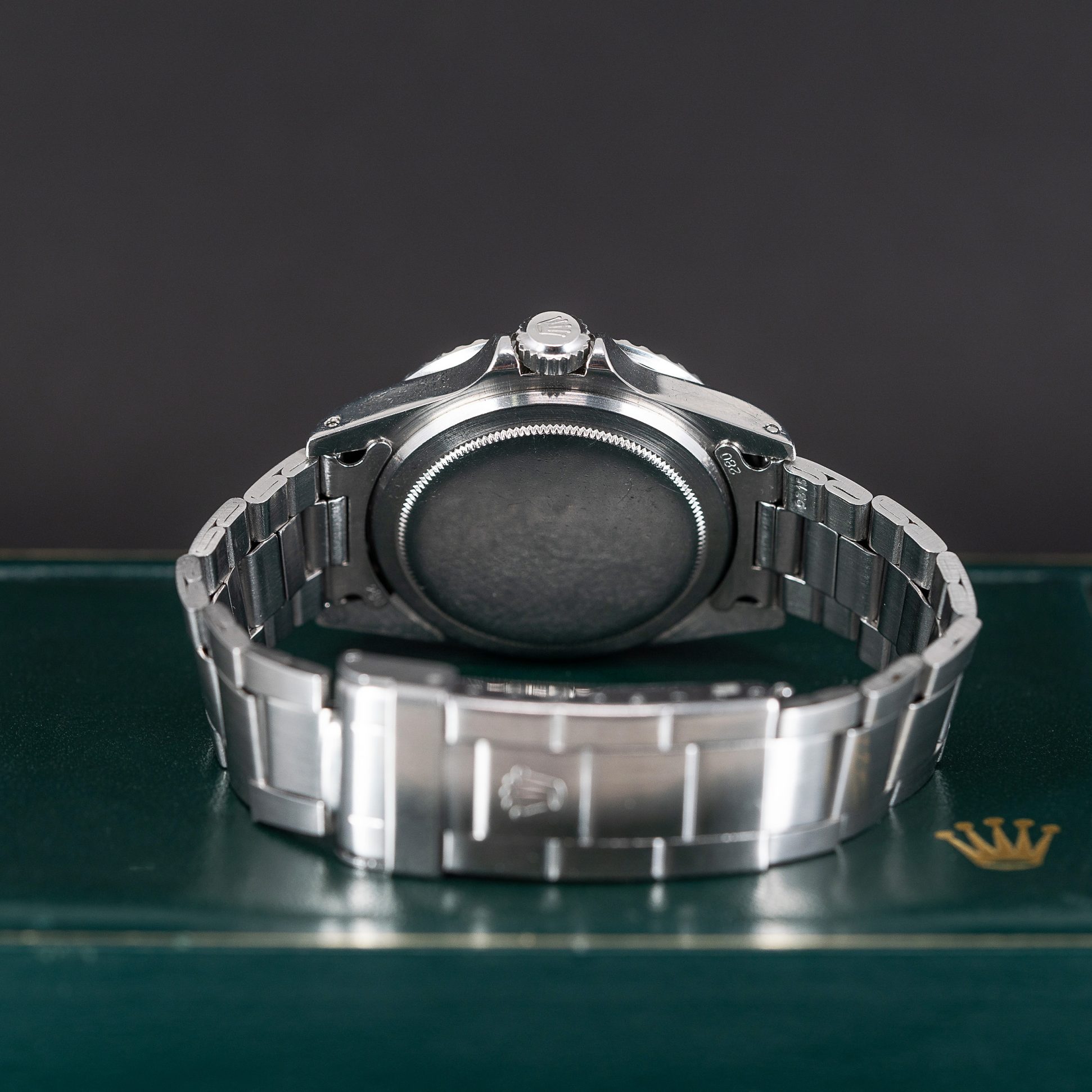 Rolex_Submariner_1680_Red_1973-3.jpg