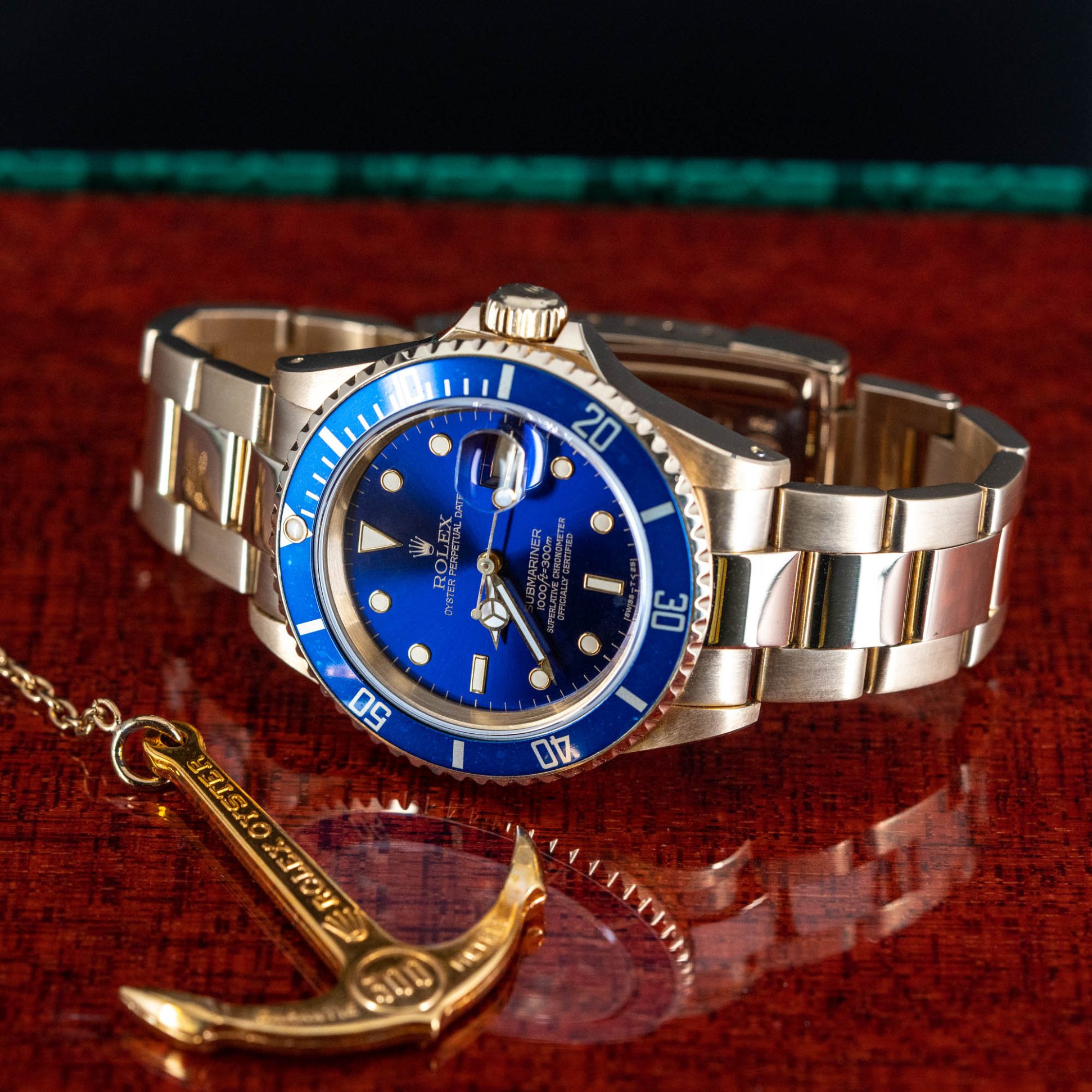 Rolex_Submariner_18k_16618_1990-5.jpg