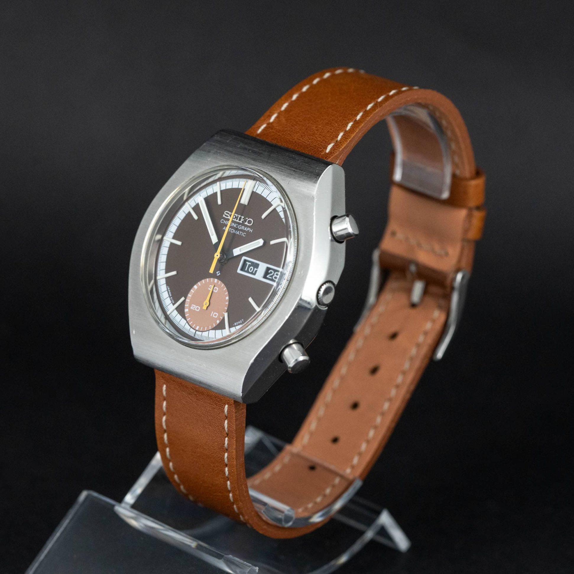 Seiko_Automatic_chrnograph_8020-2.jpg
