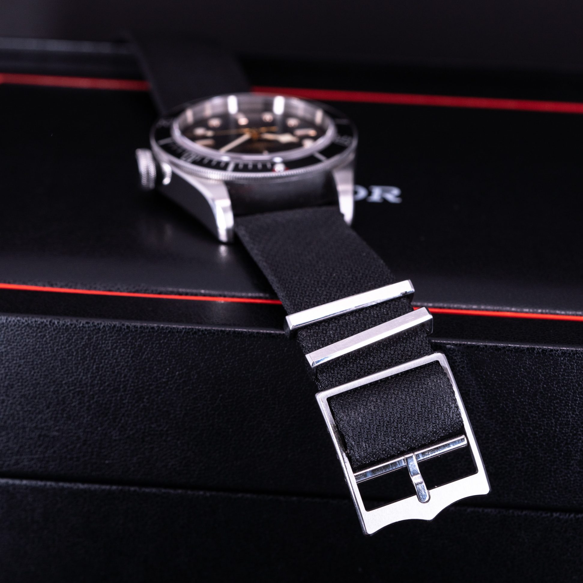 Tudor-Black-Bay-79220N-2015-5.jpg
