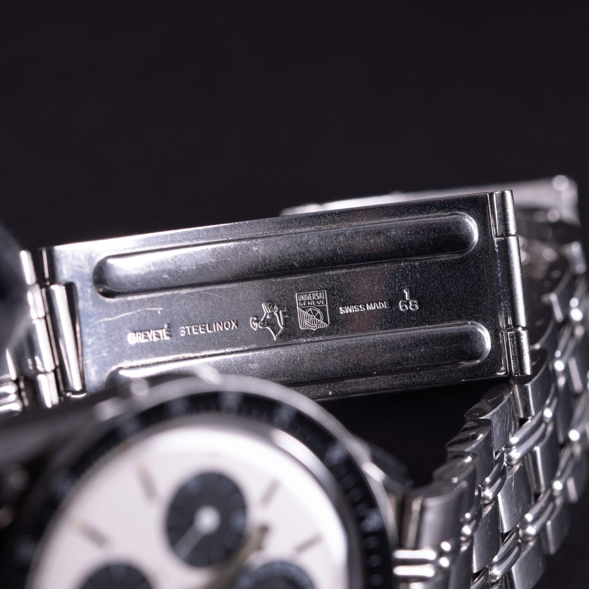 Universal-Geneve-Tri-Compax-881101-01-Clapton-2