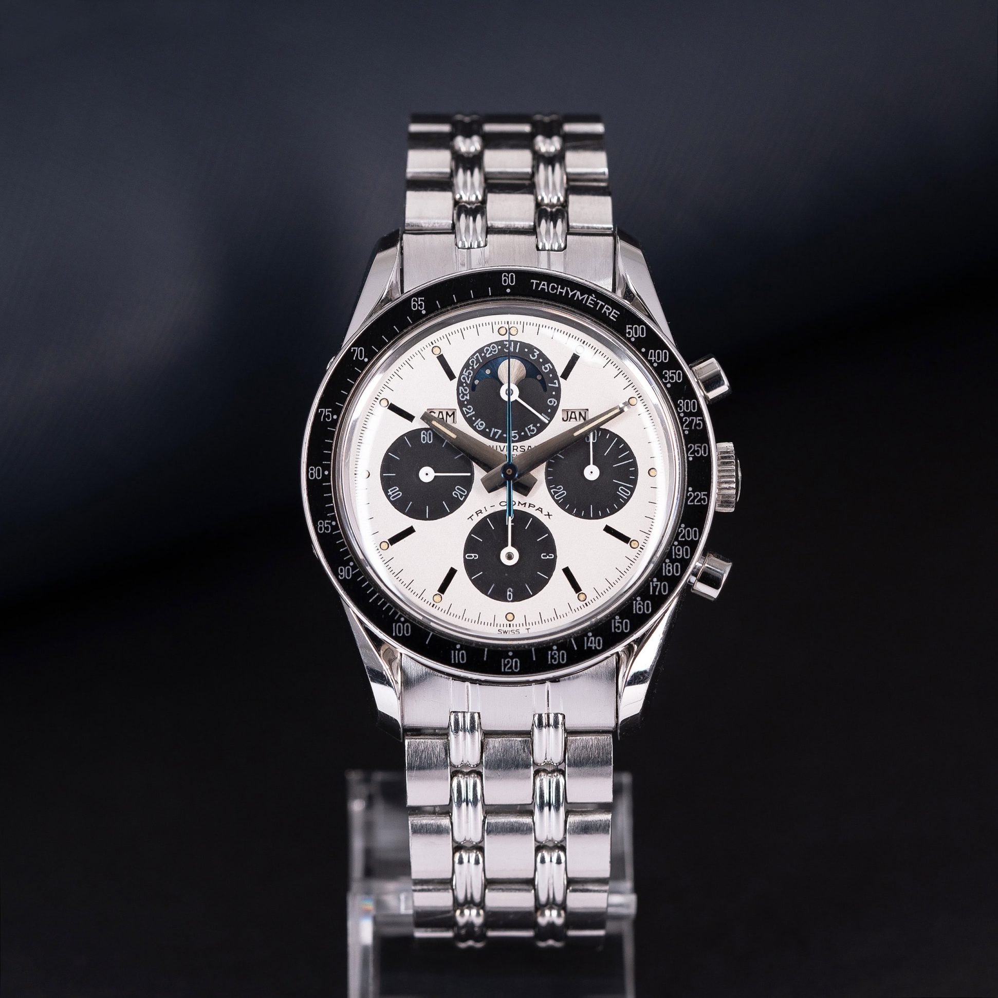 Universal-Geneve-Tri-Compax-881101-01-Clapton-5