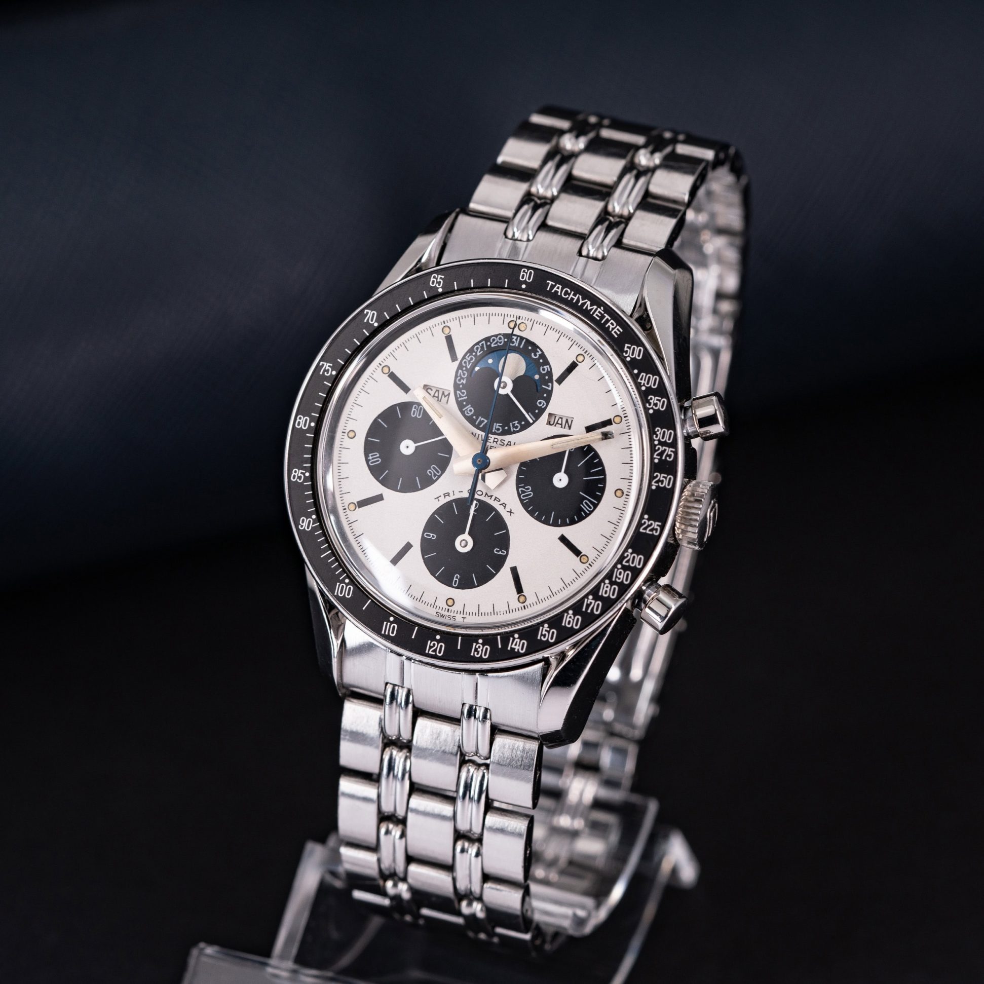 Universal-Geneve-Tri-Compax-881101-01-Clapton-6