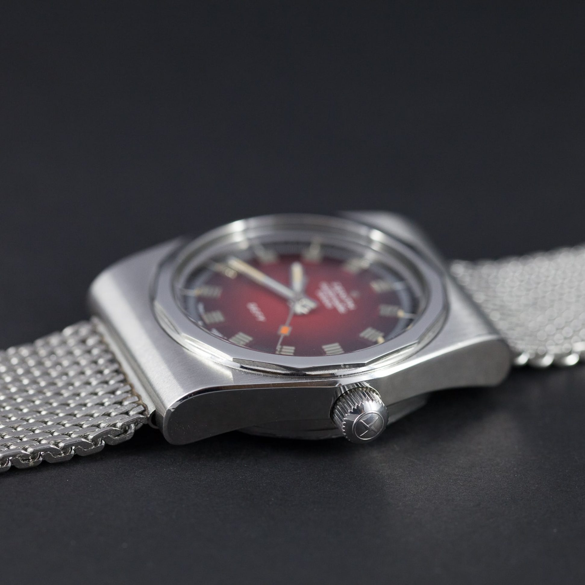 Zenith_A7682-1.jpg