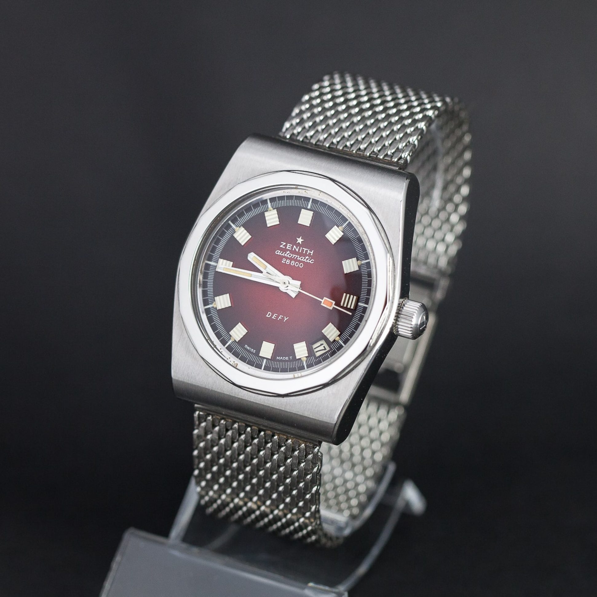 Zenith_A7682-3.jpg
