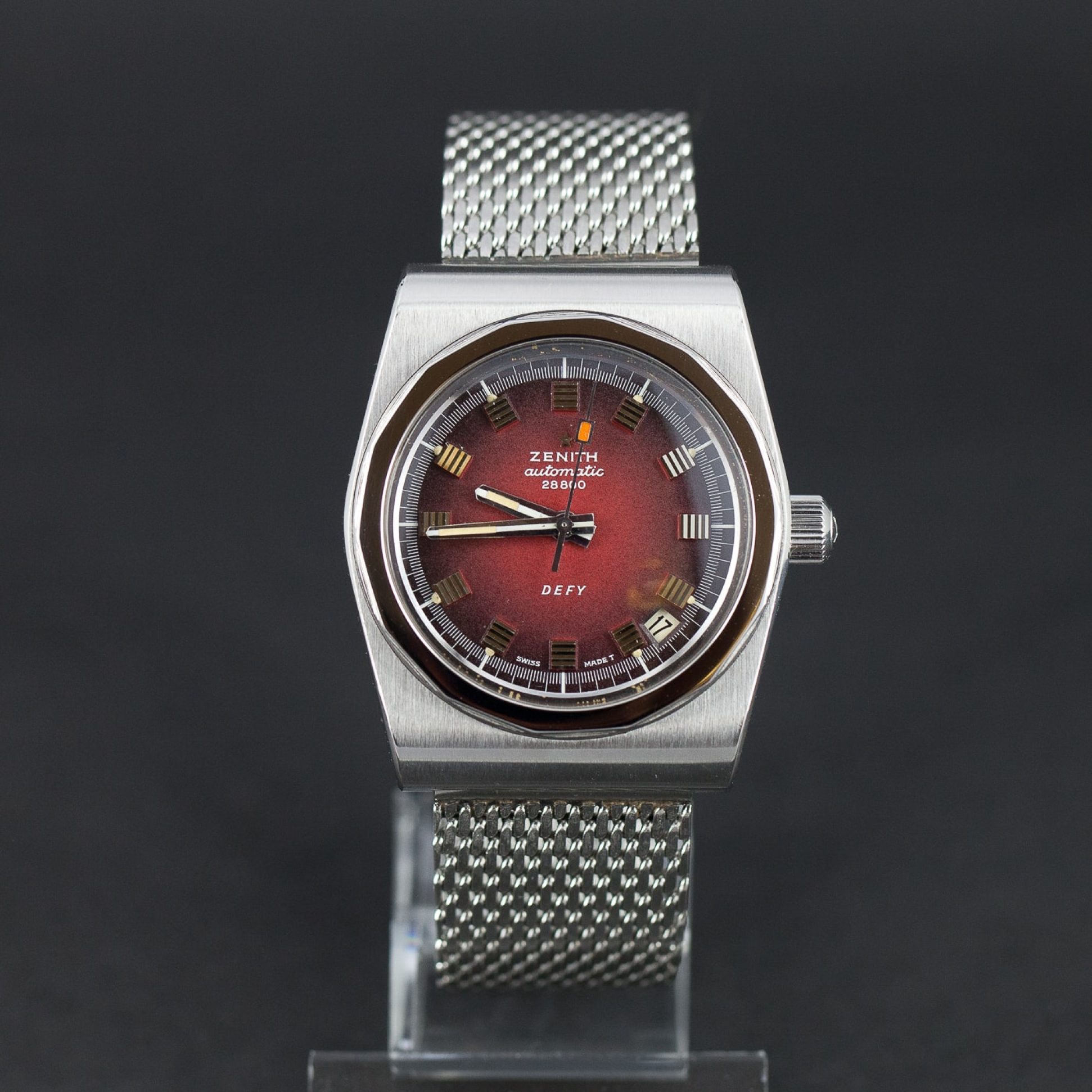 Zenith_A7682-5.jpg